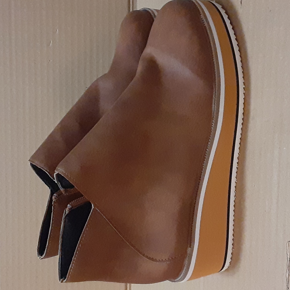 Women wedge boots